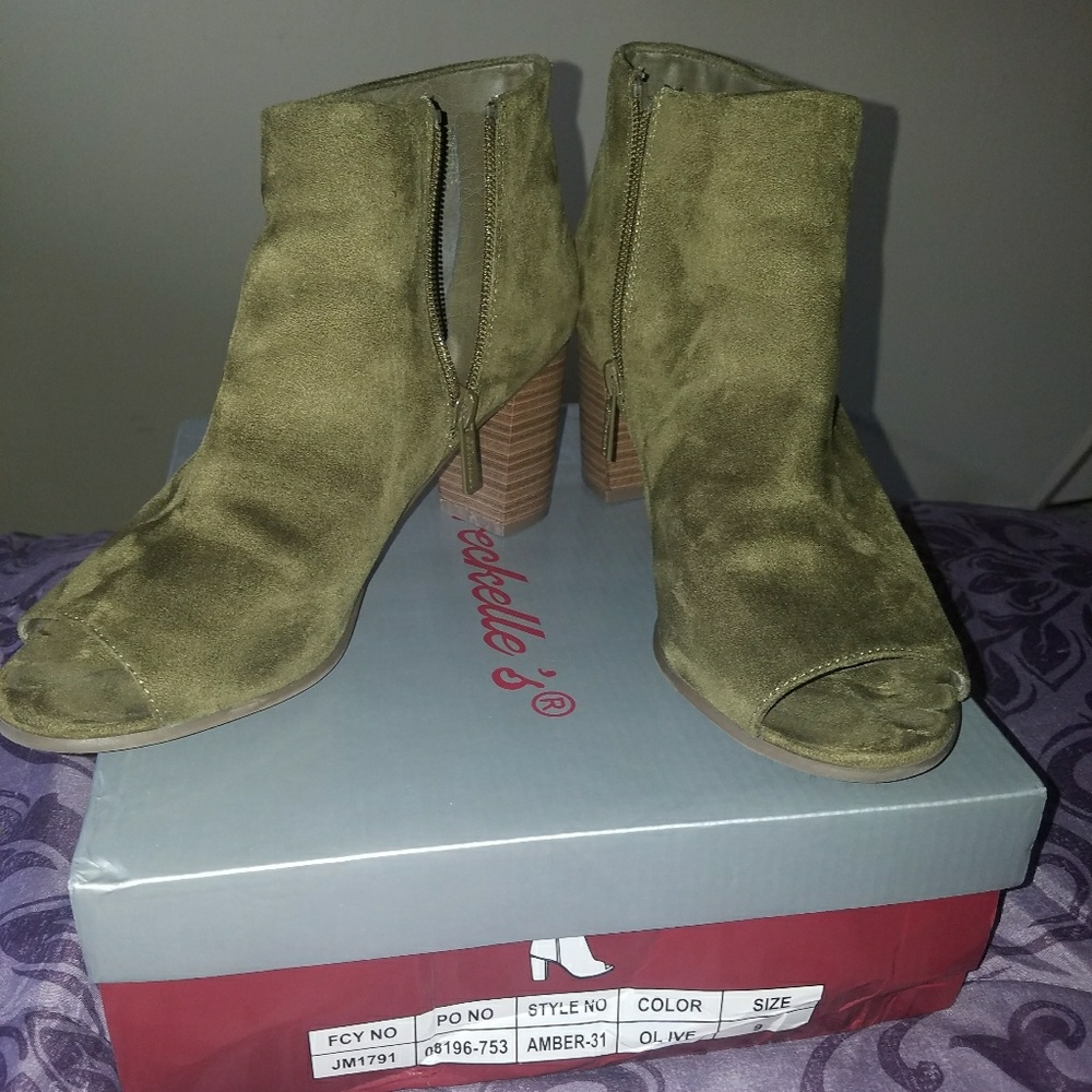 Open toe booties - Picture 2 of 5